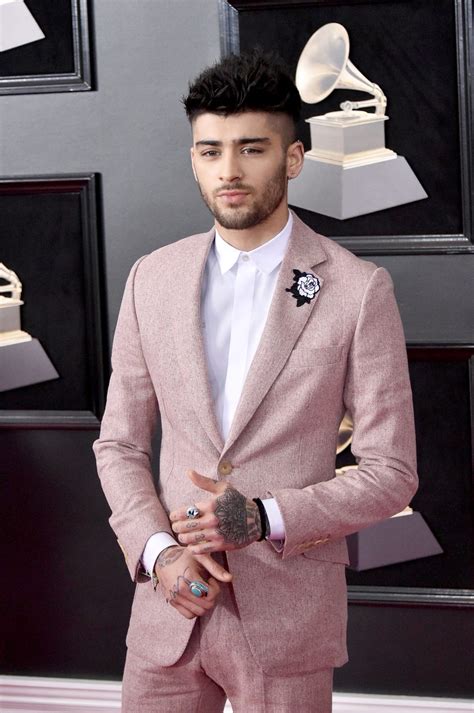 zayn malik pink suit|zayn malik looks good.